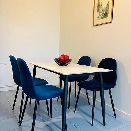 Barbacan In The Old Town Apartment