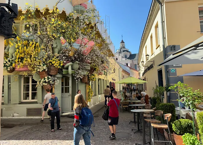 Barbacan - Old Town Center, Panoramic View & Parking *