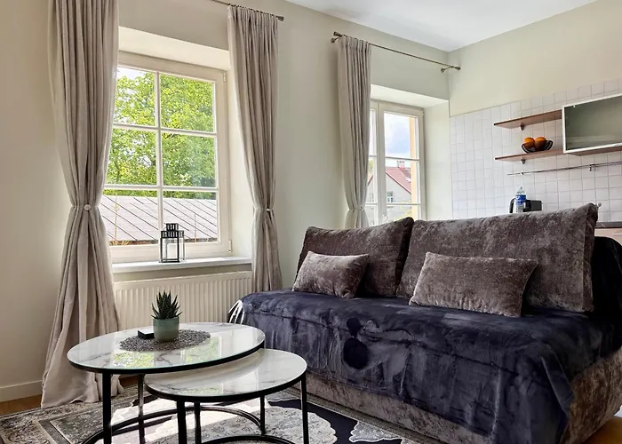 Barbacan - Old Town Center, Panoramic View & Parking *